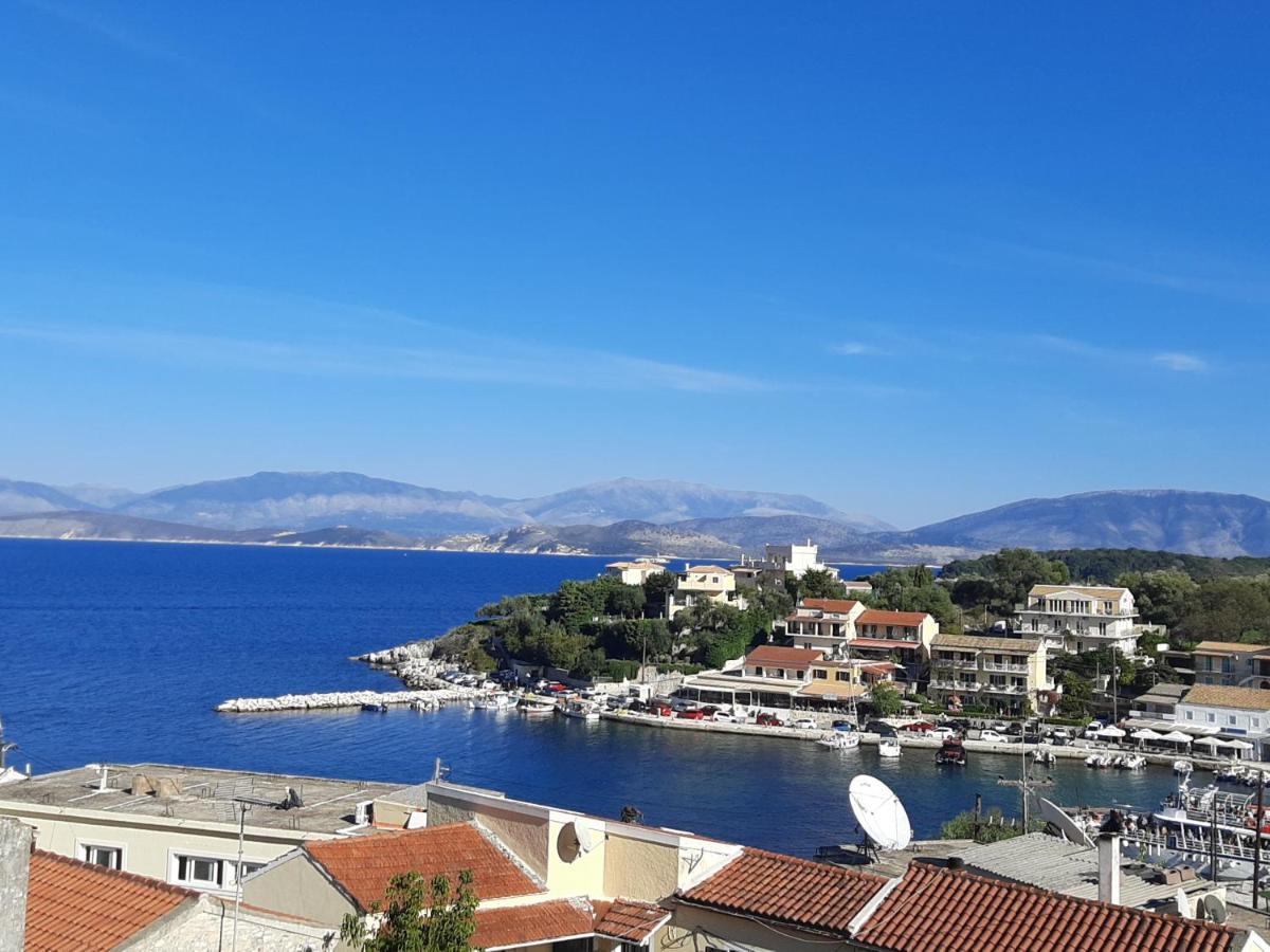 Solaris Methea- Luxury Central Villa By The Castle Kassiopi Bagian luar foto