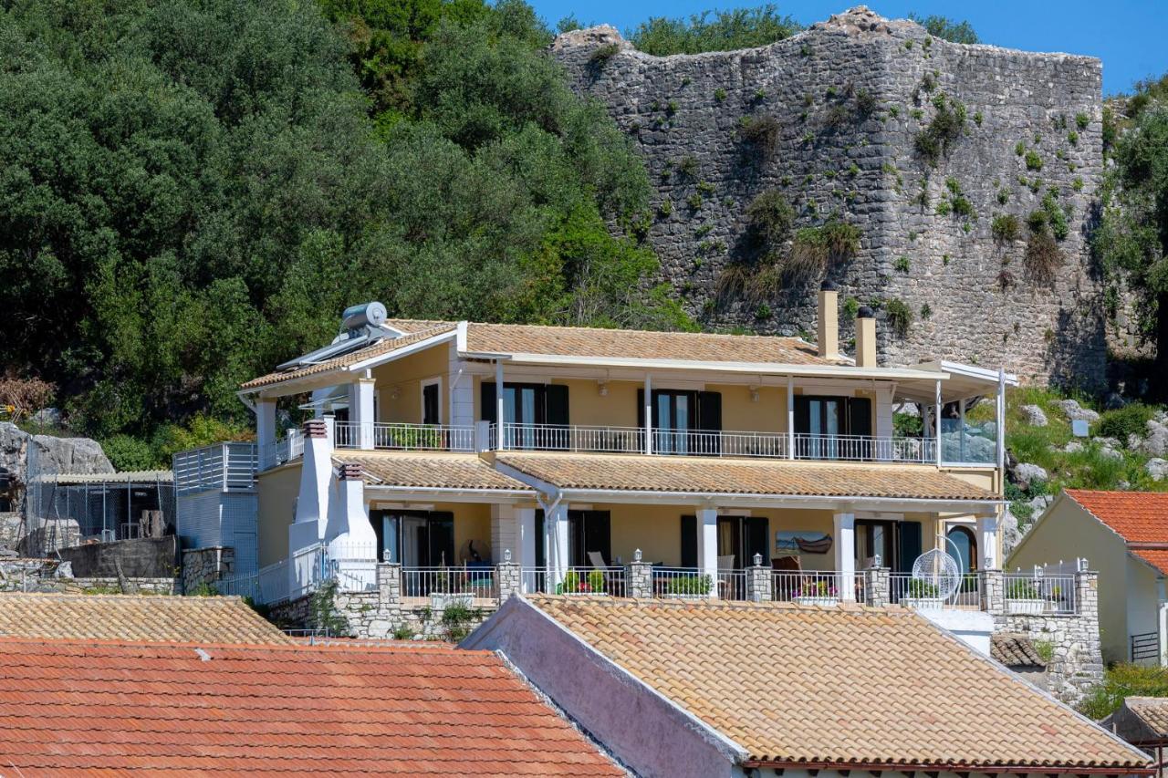 Solaris Methea- Luxury Central Villa By The Castle Kassiopi Bagian luar foto
