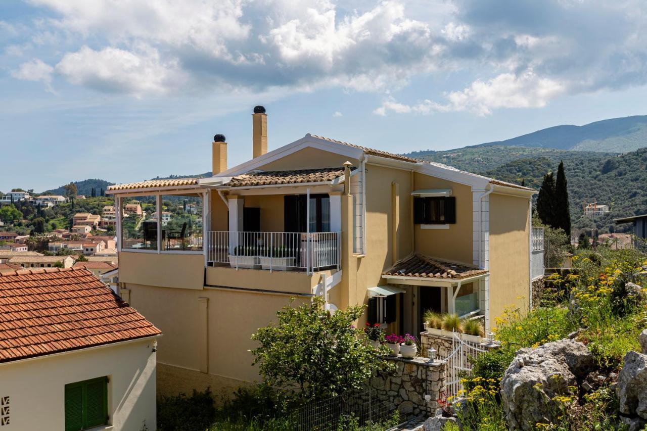 Solaris Methea- Luxury Central Villa By The Castle Kassiopi Bagian luar foto