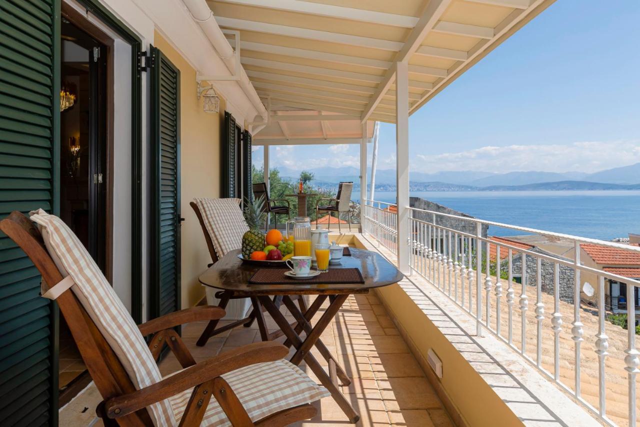 Solaris Methea- Luxury Central Villa By The Castle Kassiopi Bagian luar foto