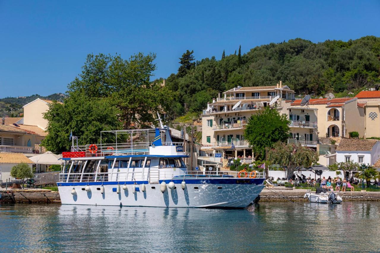Solaris Methea- Luxury Central Villa By The Castle Kassiopi Bagian luar foto
